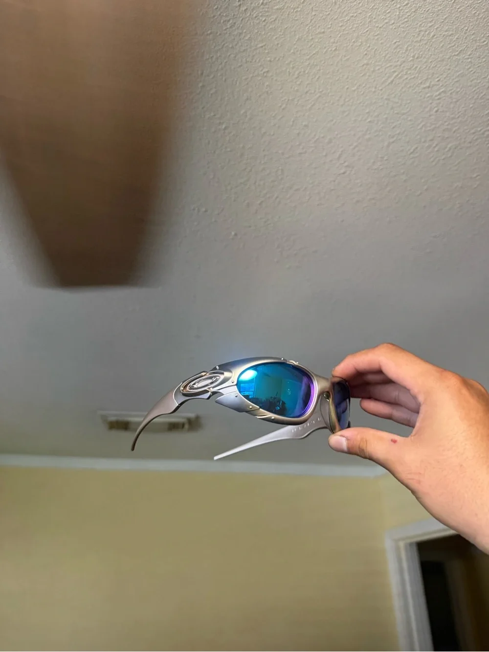 Men's Silver Frame Sunglasses with Blue-Purple Mirrored Lenses Oakley